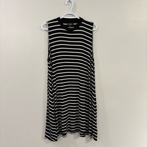 Lord & Taylor Dress stretchy jersey knit style